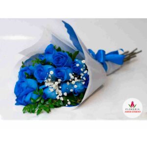 Ramo de rosas azules