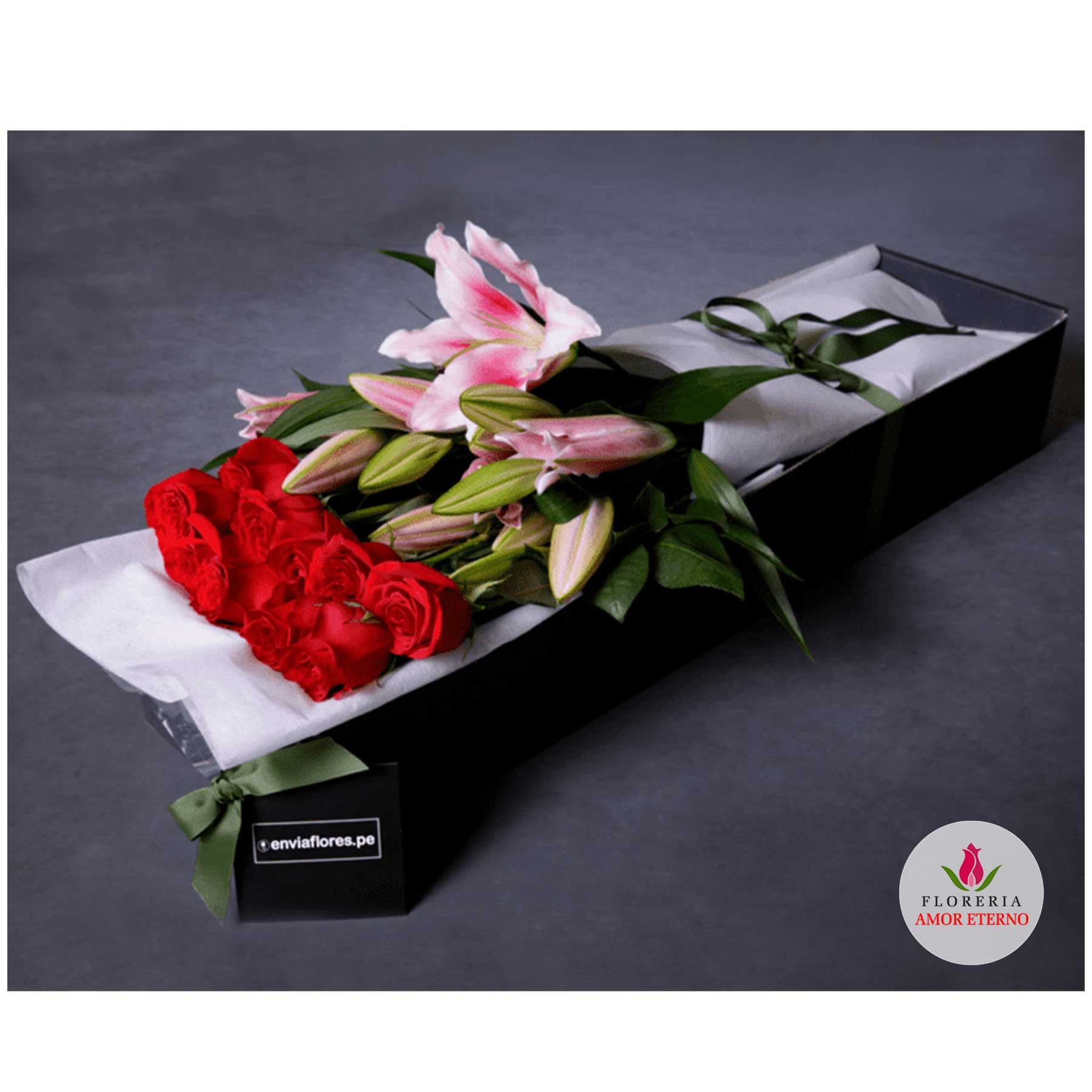 Rosas y lirios en cajas